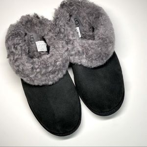 Women’s UGG Cluggette Indoor Outdoor Slippers Size 8